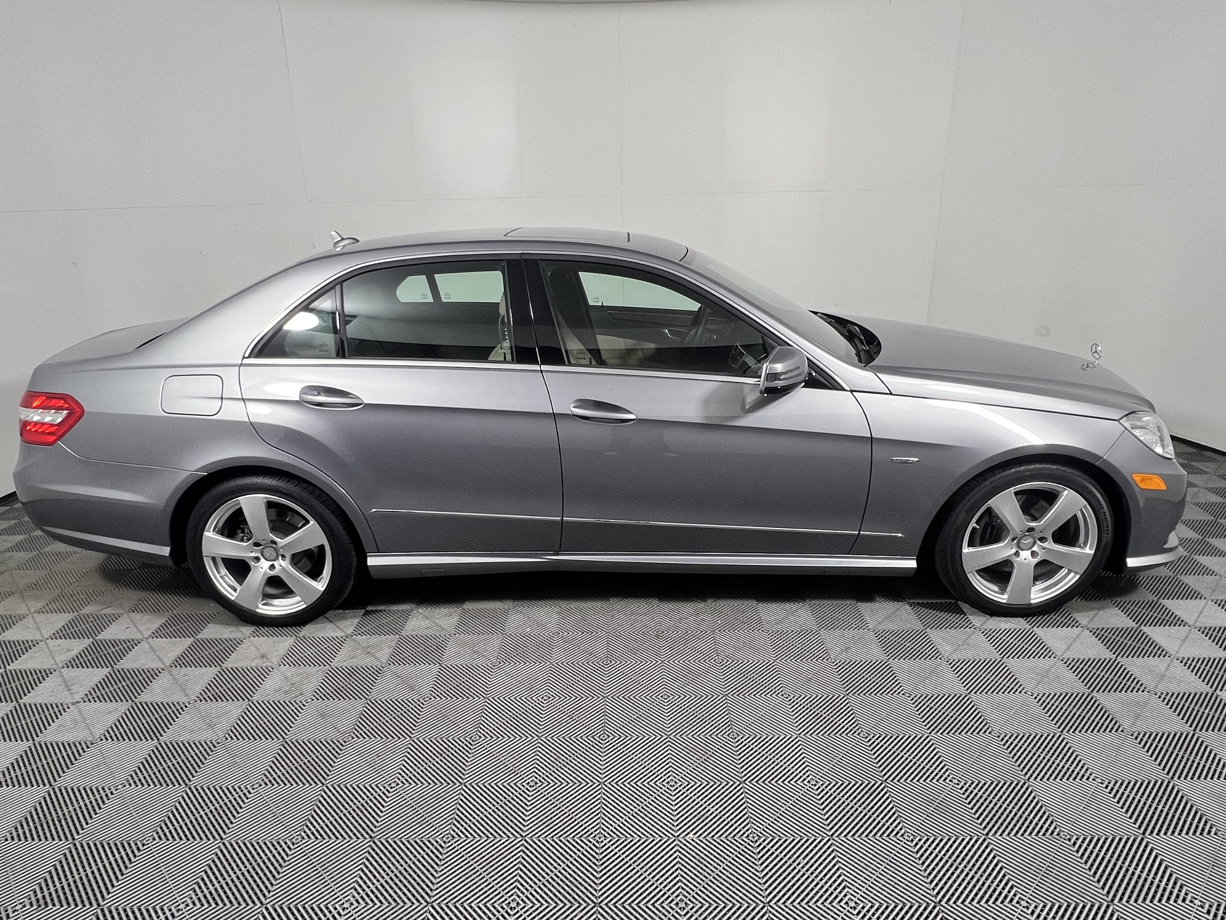 Used 2012 Mercedes-Benz E 350 Sedan image 6