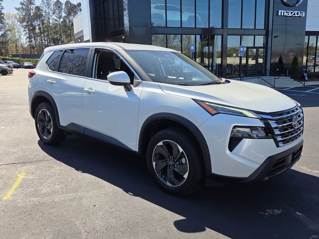 Used 2025 Nissan Rogue SV image 1