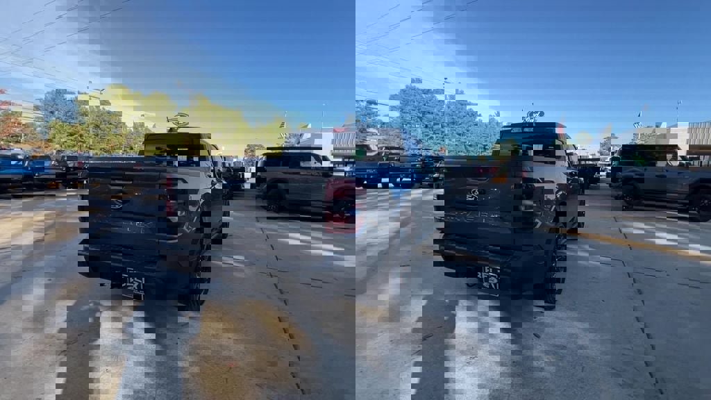 New 2025 Ford Maverick XLT w/ XLT Luxury Package image 6