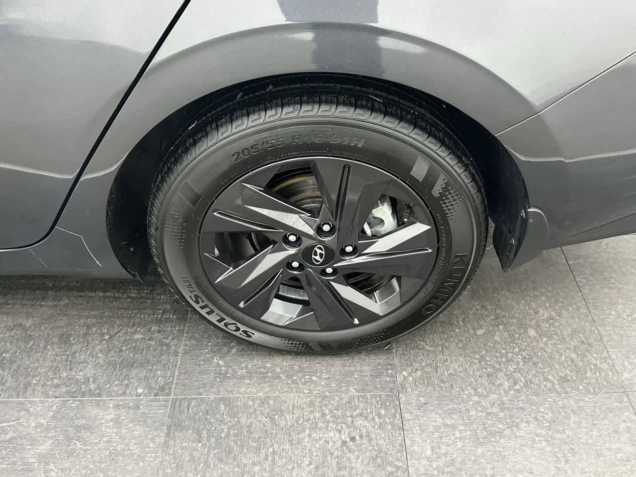Used 2022 Hyundai Elantra SEL w/ Convenience Package FWD image 25
