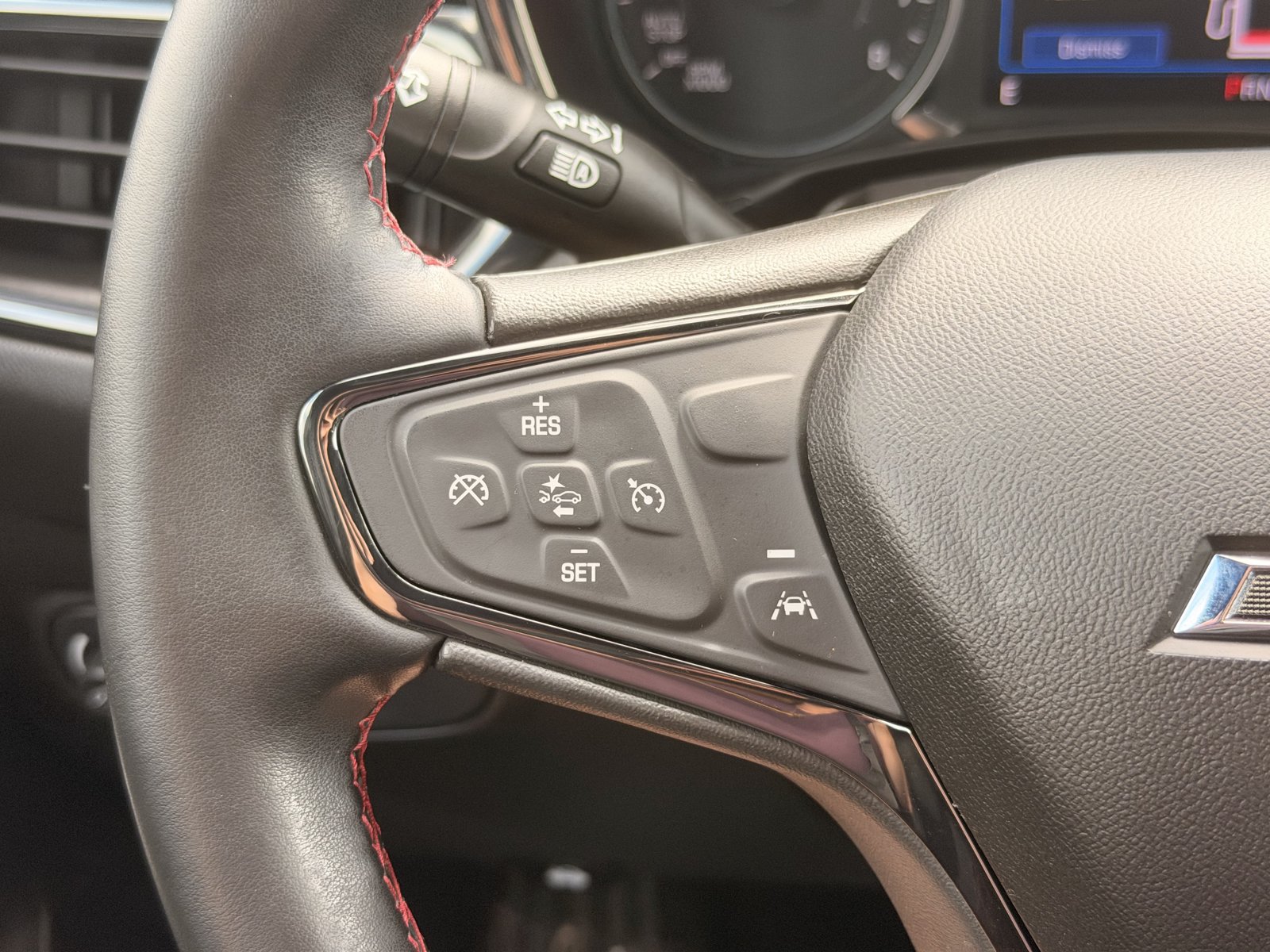 Used 2023 Chevrolet Equinox RS FWD image 19