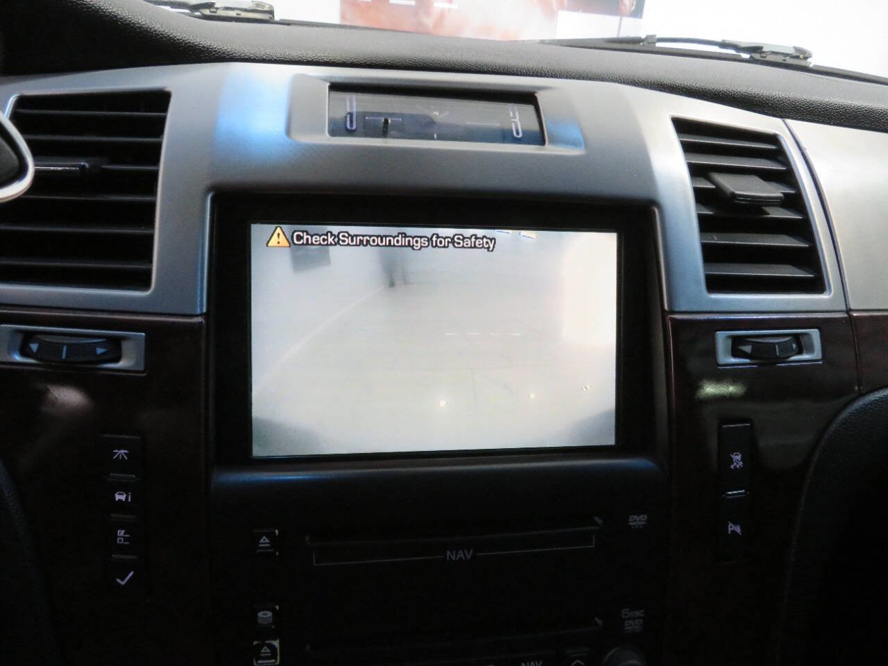 Used 2007 Cadillac Escalade EXT w/ Information Package AWD/4WD image 21