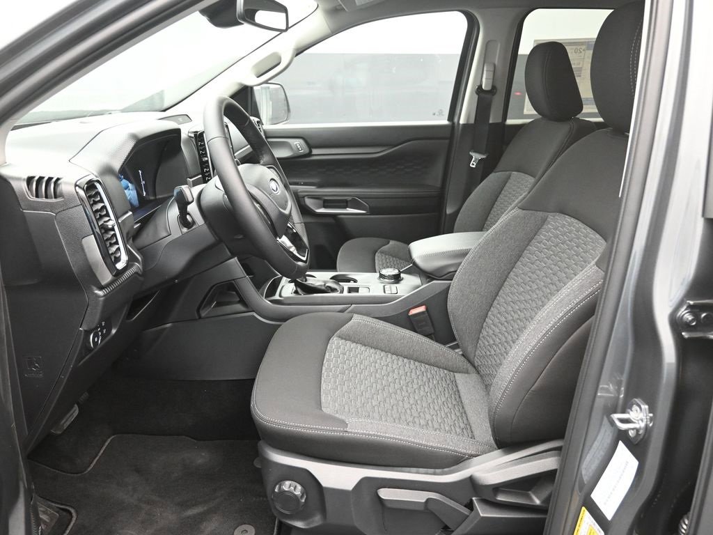 Used 2025 Ford Ranger XLT w/ FX4 Off-Road Package image 18