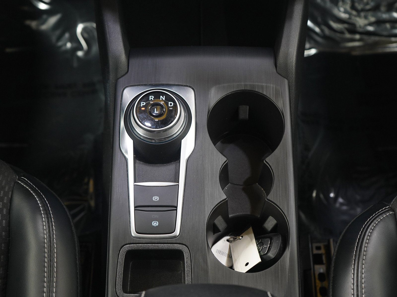 Used 2024 Ford Escape SE image 18