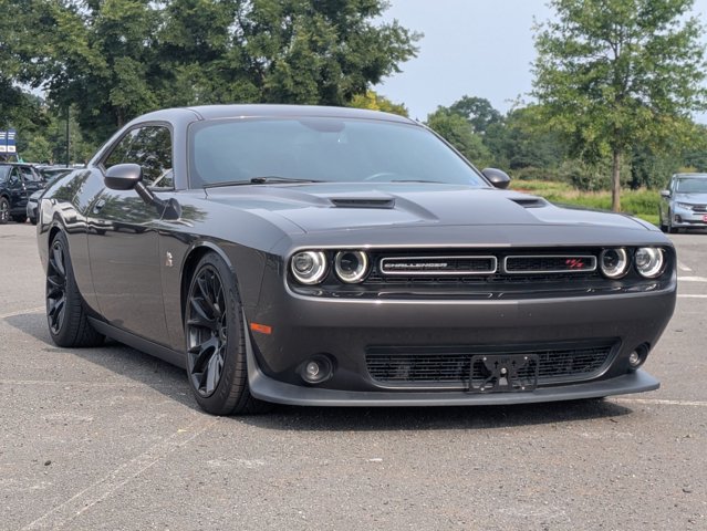 Used 2018 Dodge Challenger R/T Scat Pack RWD image 3