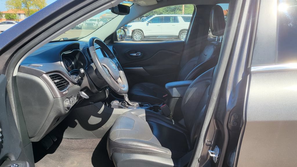 Used 2019 Jeep Cherokee Limited FWD image 28