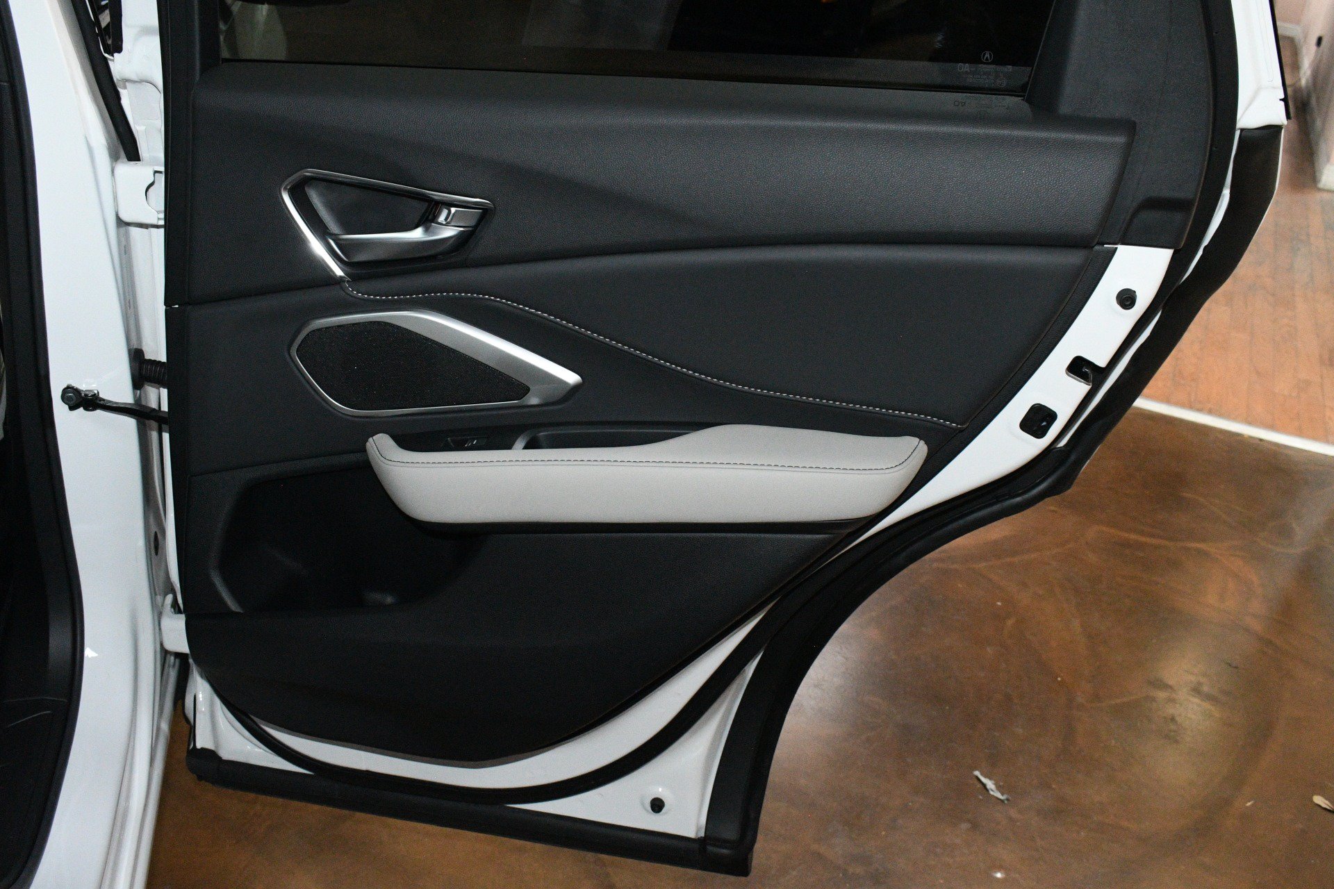 Used 2025 Acura RDX SH-AWD image 44