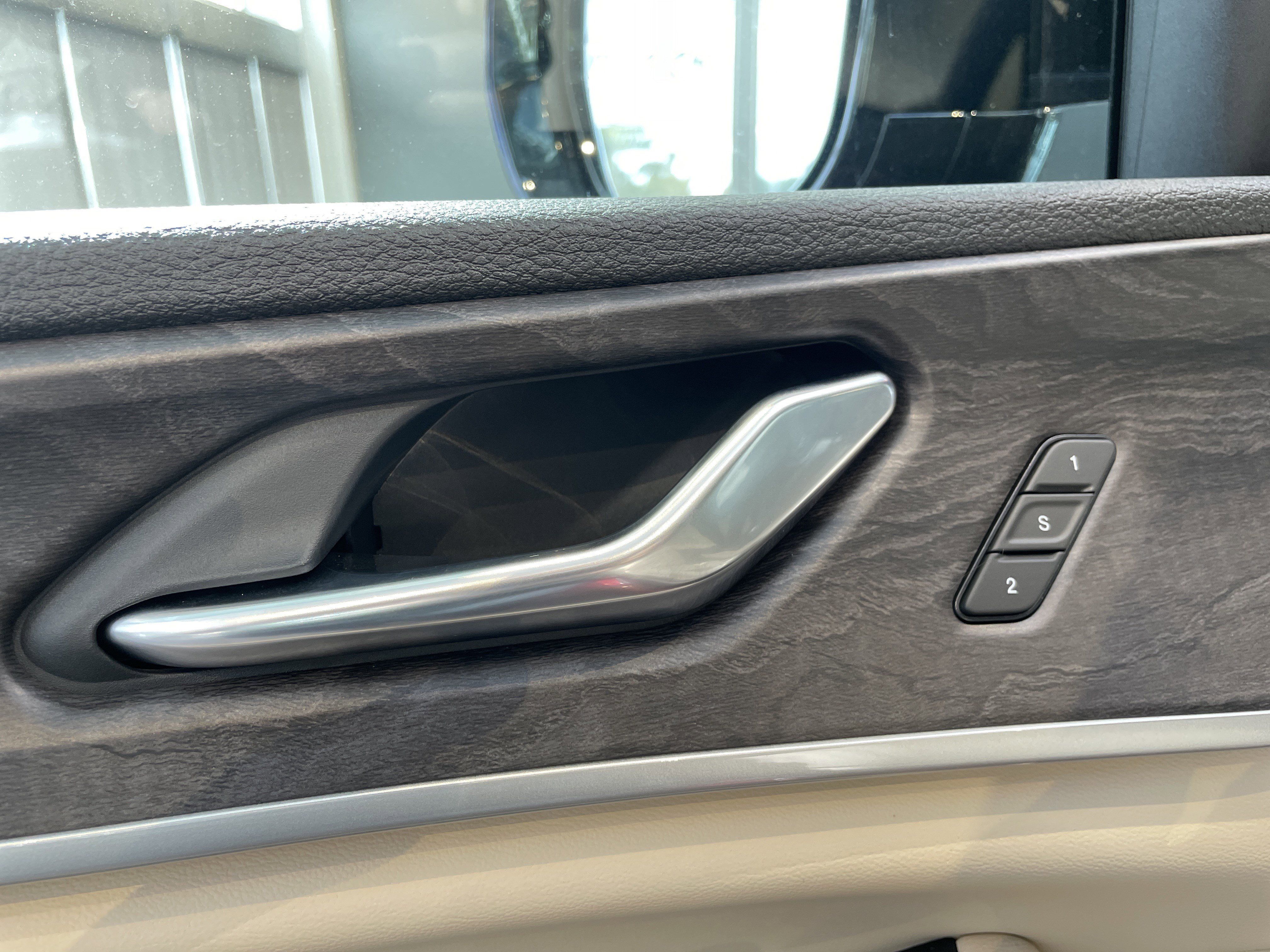 New 2025 Jeep Grand Cherokee Limited w/ Luxury Tech Group II image 14