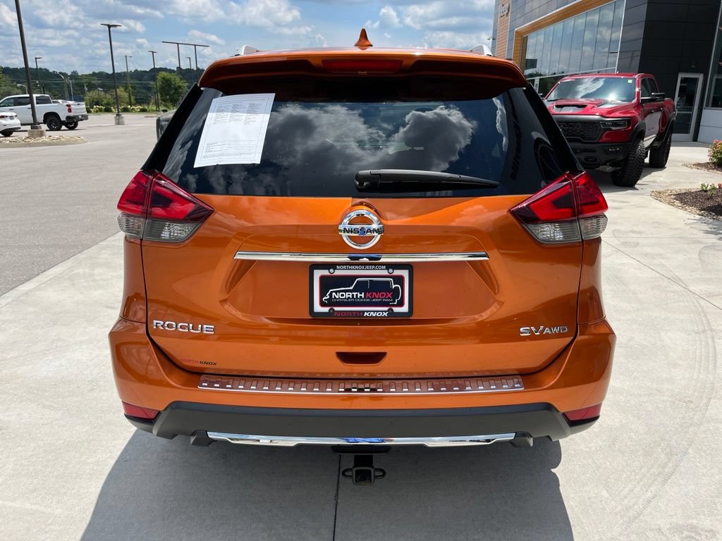 Used 2017 Nissan Rogue SV AWD/4WD image 20
