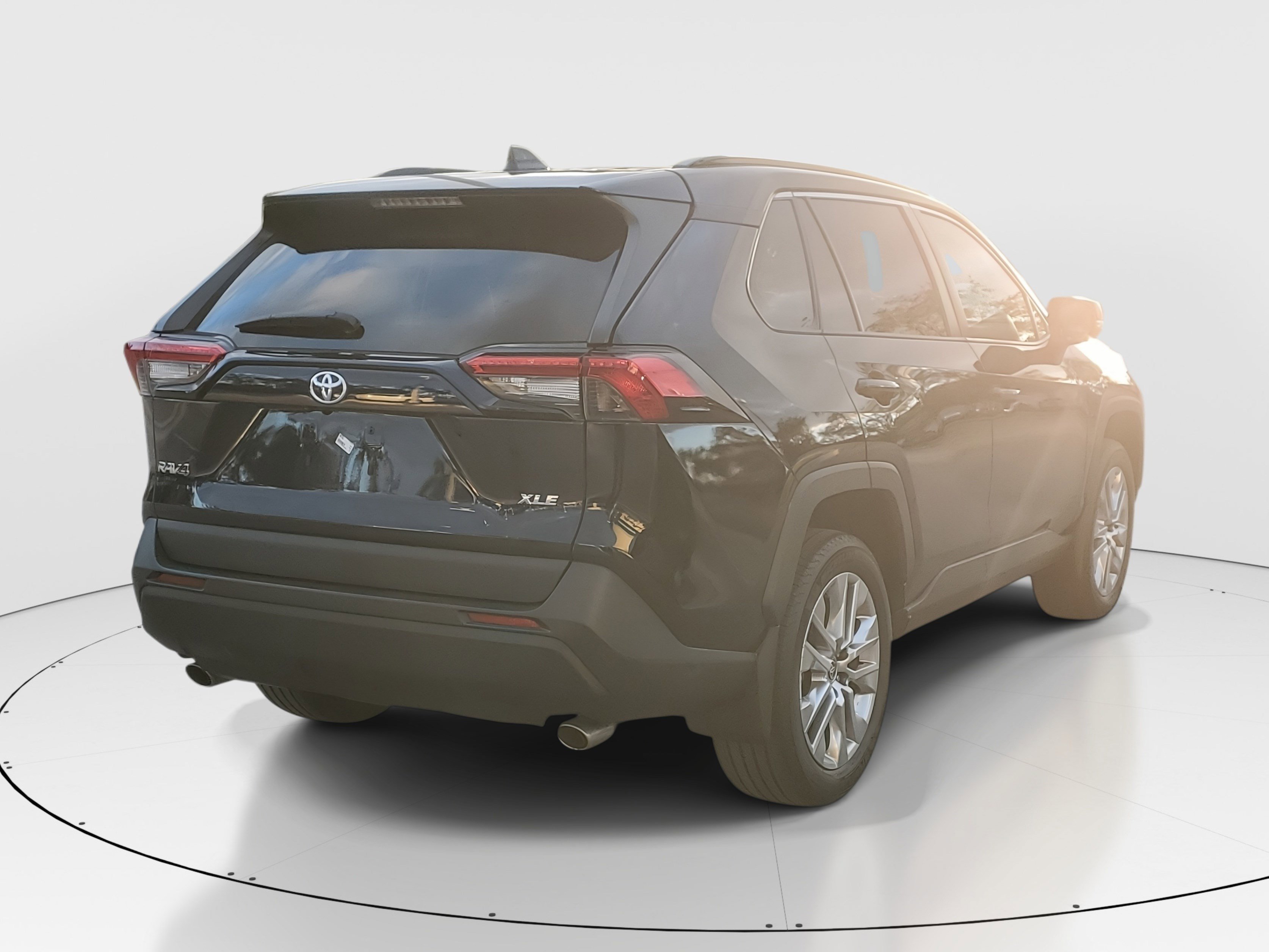 Used 2024 Toyota RAV4 XLE Premium image 3