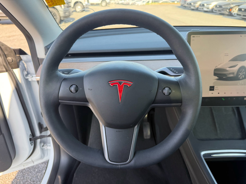 Used 2022 Tesla Model Y Long Range image 13