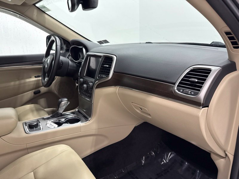 Used 2018 Jeep Grand Cherokee Limited AWD/4WD image 17