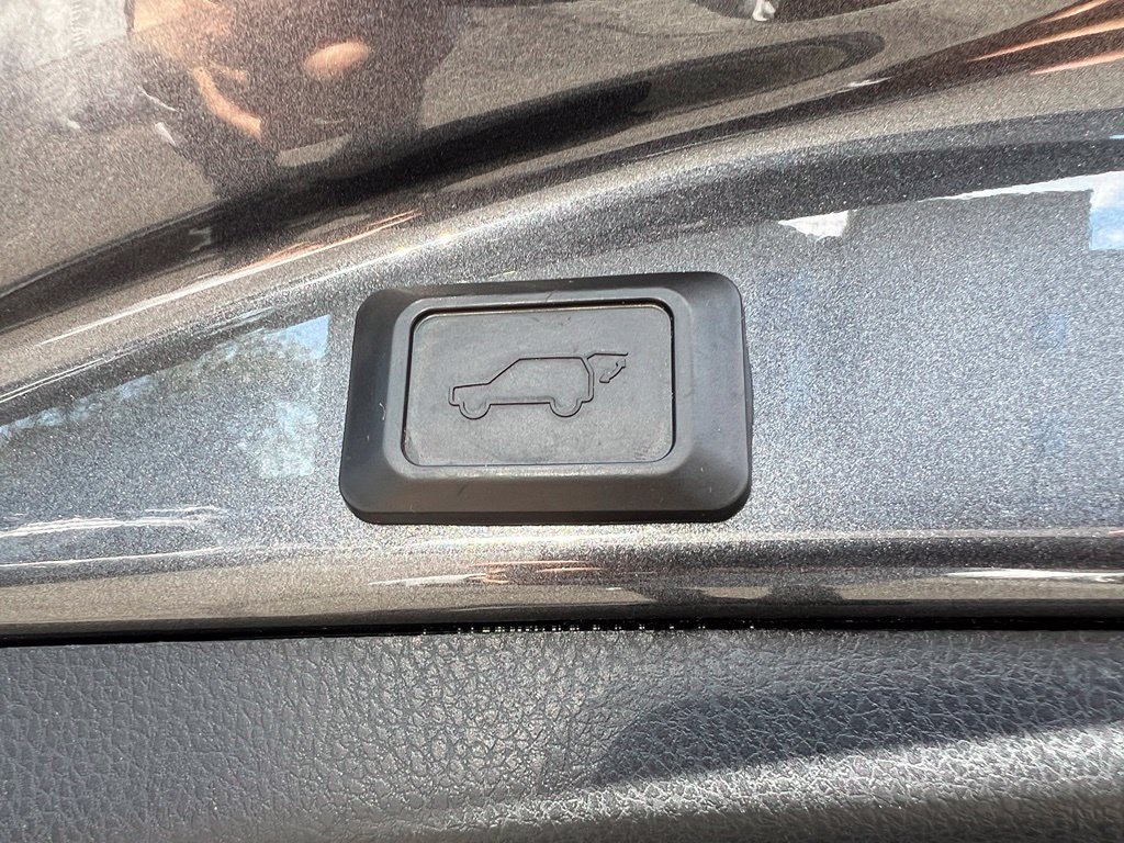 Used 2015 Toyota RAV4 XLE FWD image 38