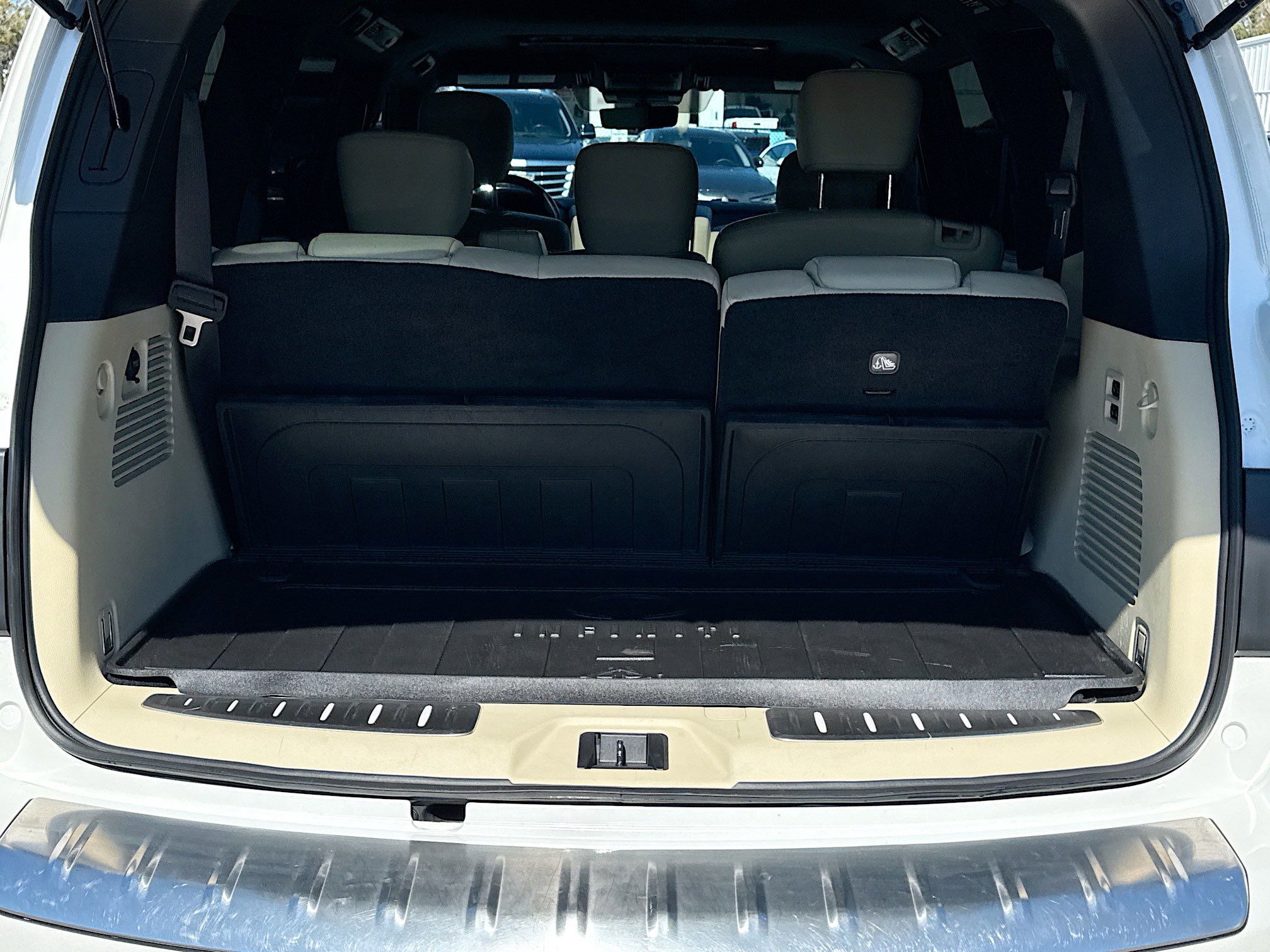 Used 2024 INFINITI QX80 Sensory image 12