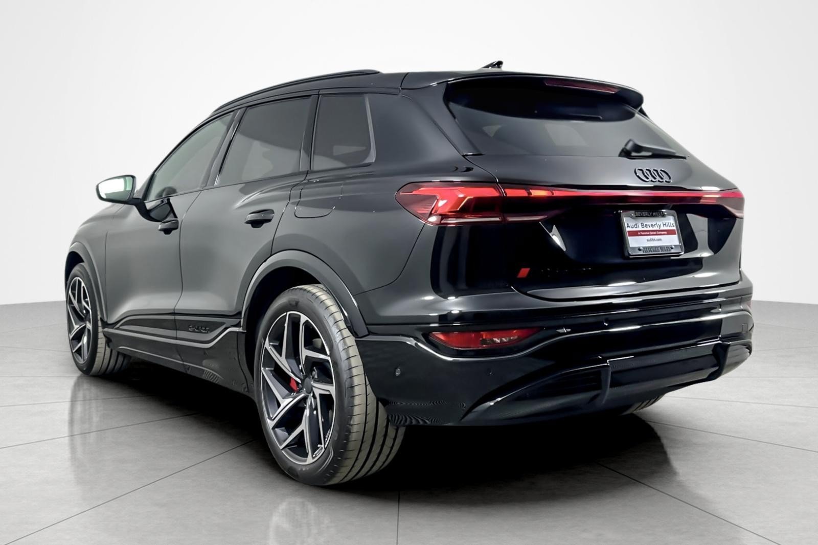 New 2027 Audi SQ6 e-tron Premium Plus AWD/4WD image 4