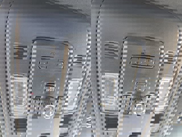 Used 2022 Chevrolet Suburban Z71 w/ Luxury Package AWD/4WD image 25