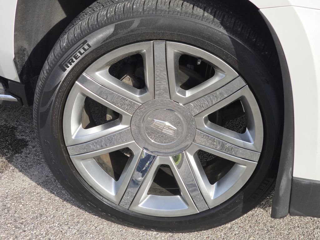 Used 2018 Cadillac Escalade Luxury AWD/4WD image 6