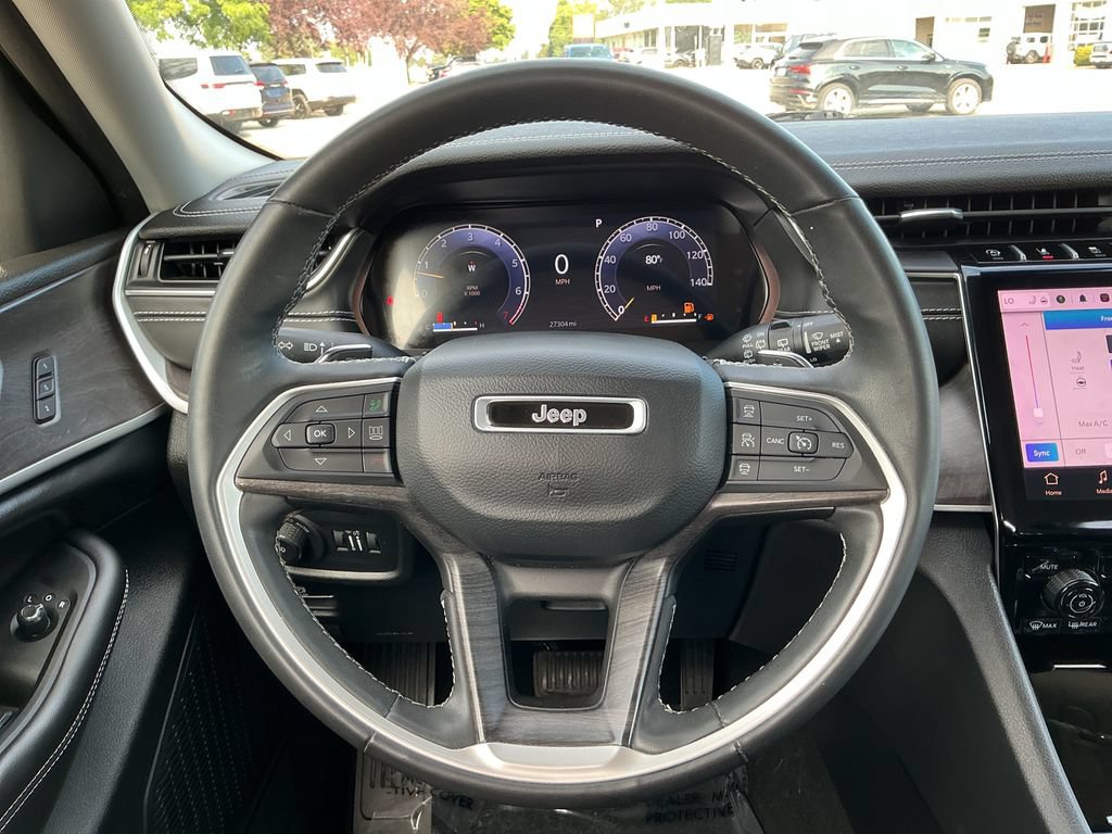 Certified 2023 Jeep Grand Cherokee L Limited AWD/4WD image 17