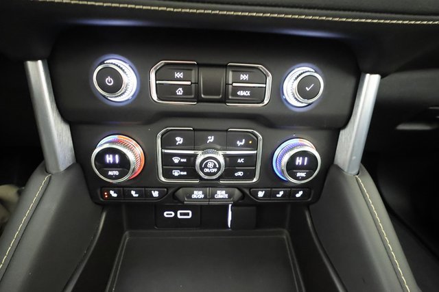 Used 2023 GMC Yukon SLT w/ SLT Premium Package image 19