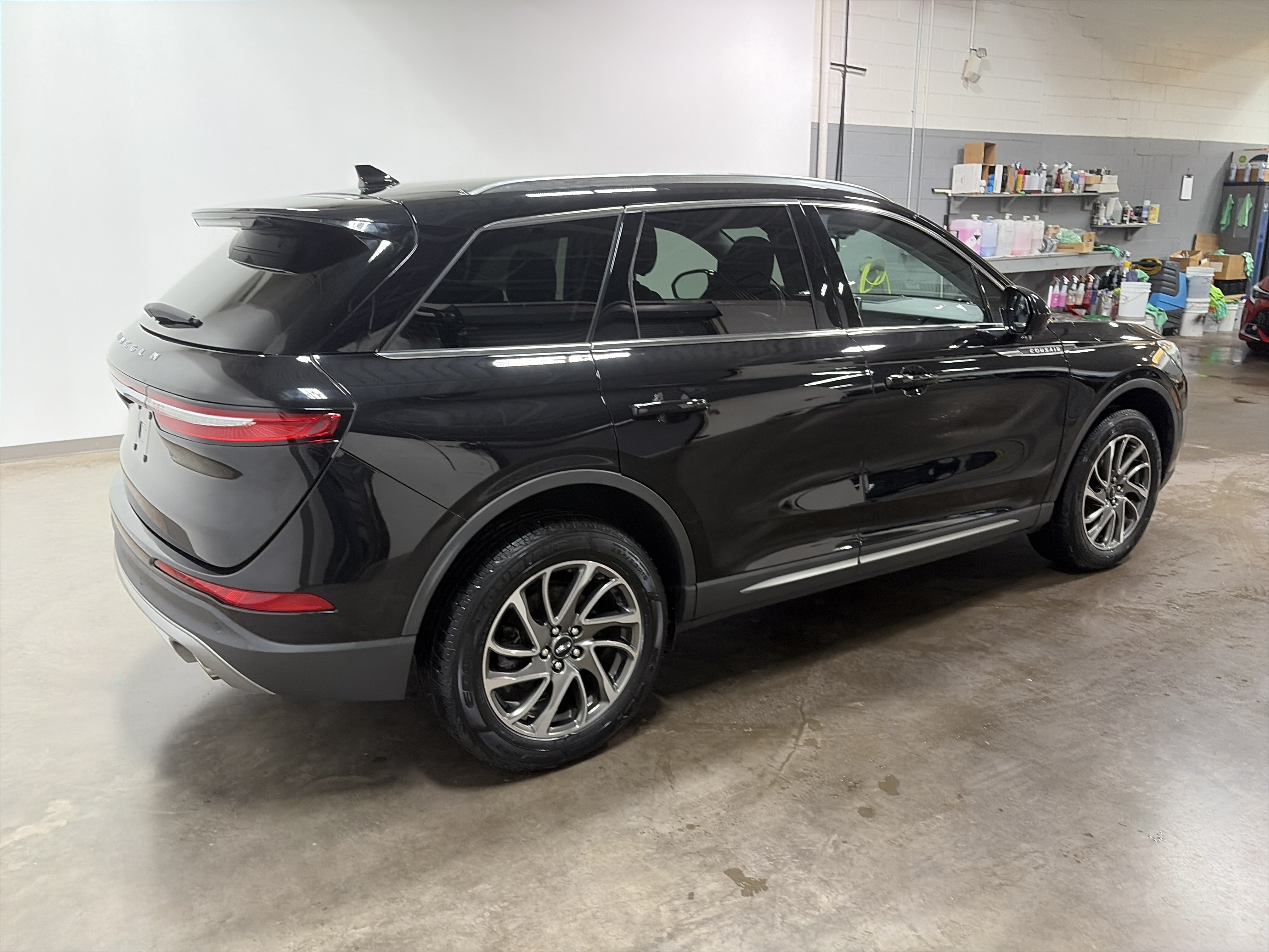 Used 2021 Lincoln Corsair AWD w/ Equipment Group 101A image 3