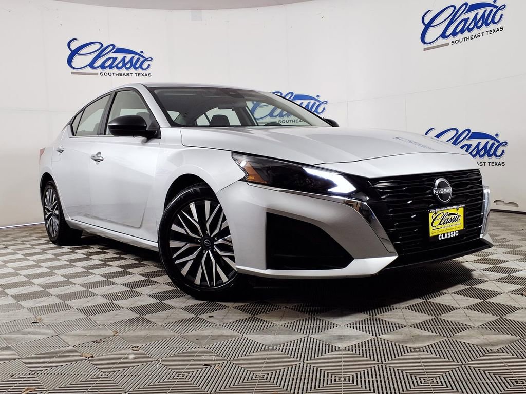 Used 2025 Nissan Altima 2.5 SV FWD video 1