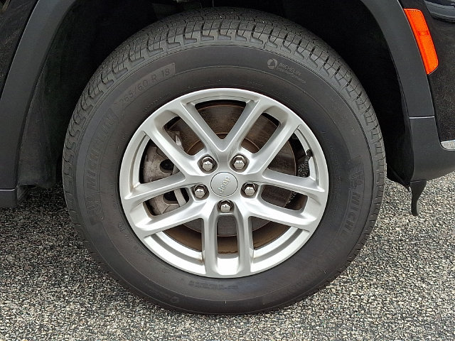 Certified 2025 Jeep Grand Cherokee L Laredo w/ Luxury Tech Group I AWD/4WD image 8
