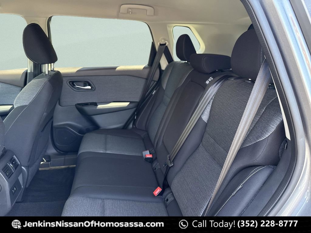 Certified 2022 Nissan Rogue SV FWD image 25