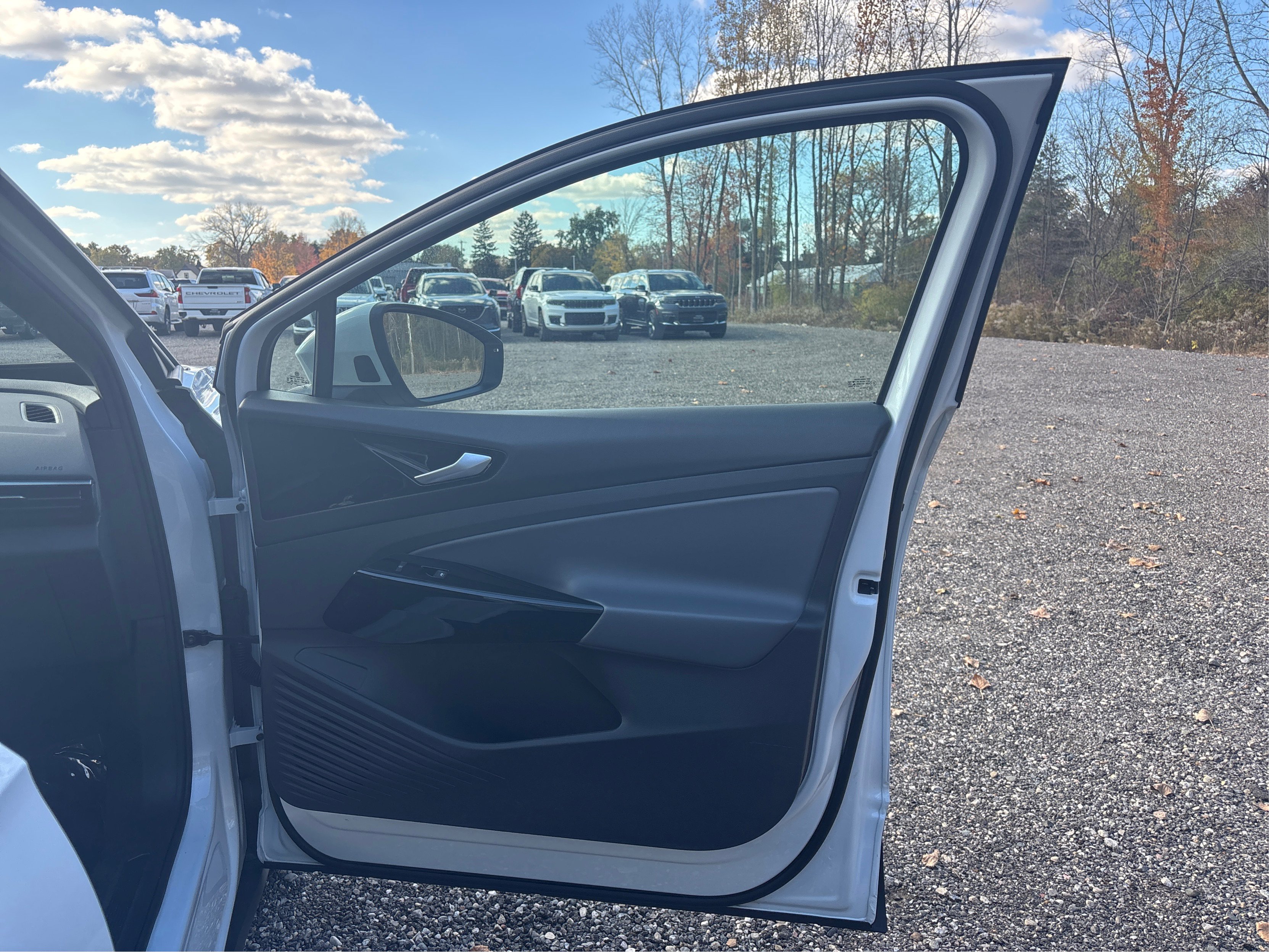 Used 2022 Volkswagen ID.4 Pro image 25