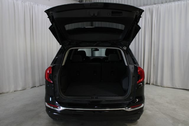 Used 2023 GMC Terrain Denali w/ Denali Premium Package AWD/4WD image 34