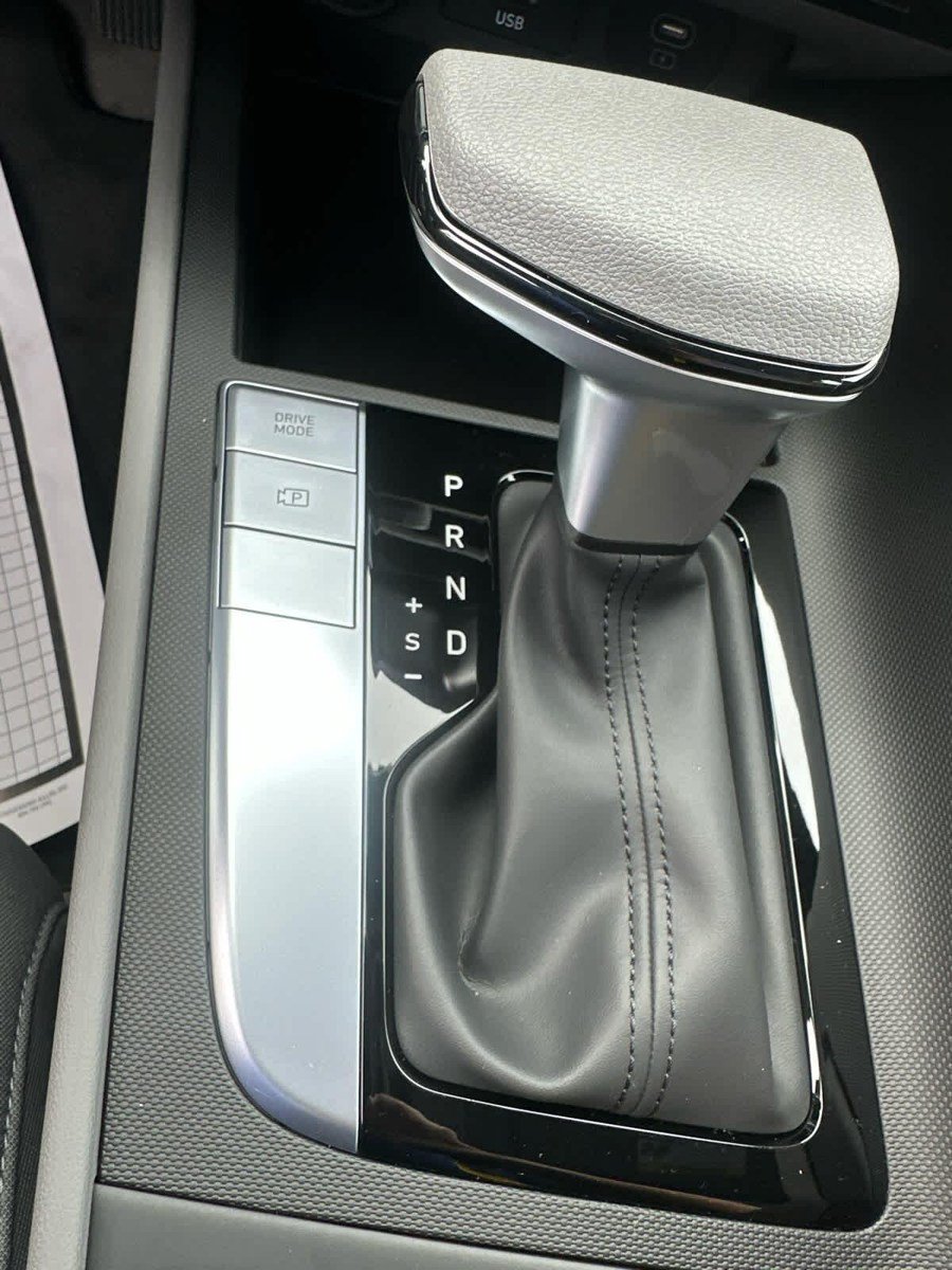 New 2026 Hyundai Elantra SE FWD image 19