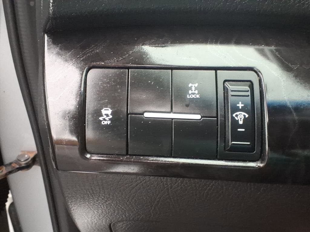 Used 2015 Kia Sorento LX image 16