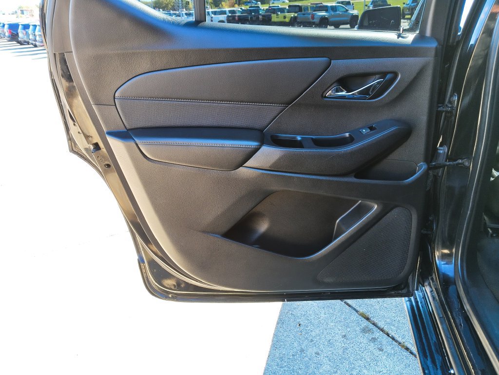 Used 2021 Chevrolet Traverse Premier w/ Redline Edition AWD/4WD image 15