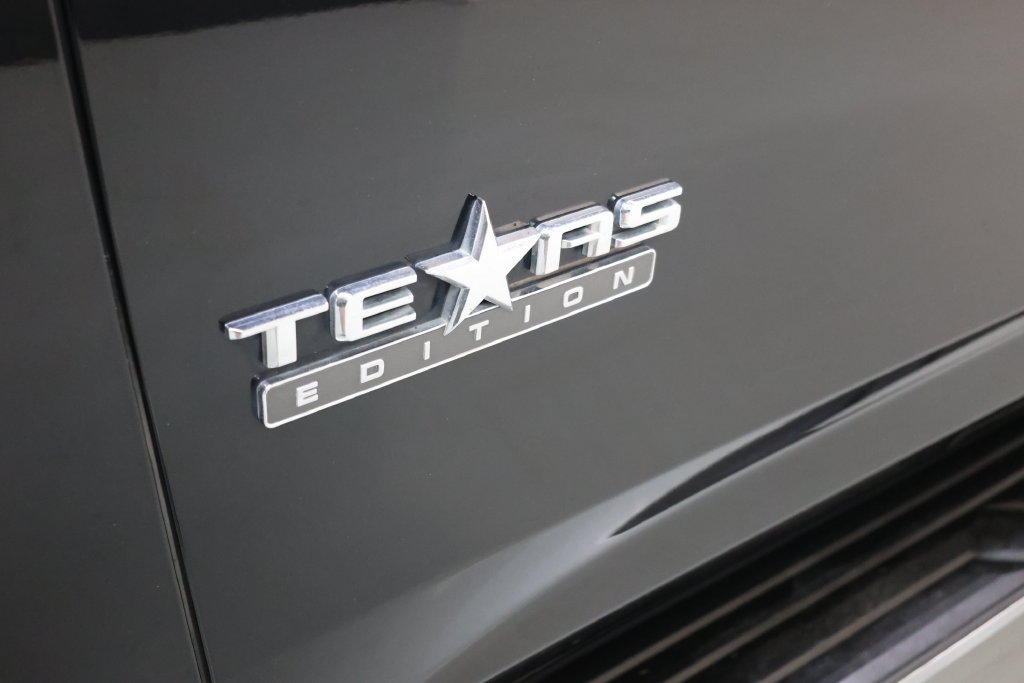 Used 2021 Chevrolet Suburban Premier w/ Premium Package RWD image 62