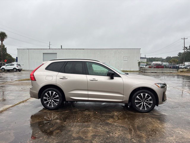 Used 2024 Volvo XC60 B5 Core w/ Climate Package AWD/4WD image 2
