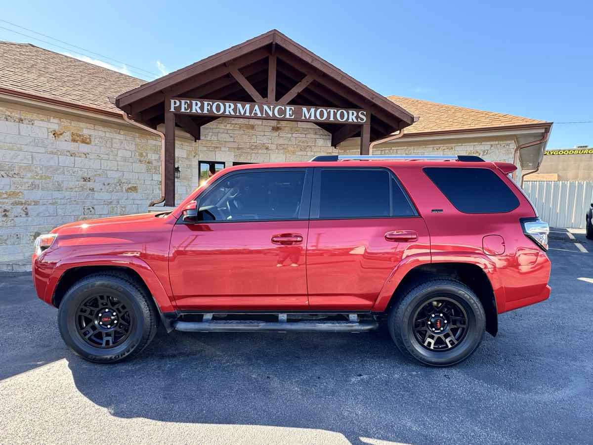 Used 2022 Toyota 4Runner SR5 RWD image 2
