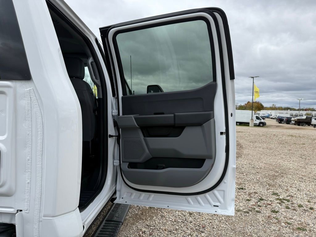 New 2026 Ford F350 XL w/ XL Chrome Package image 20