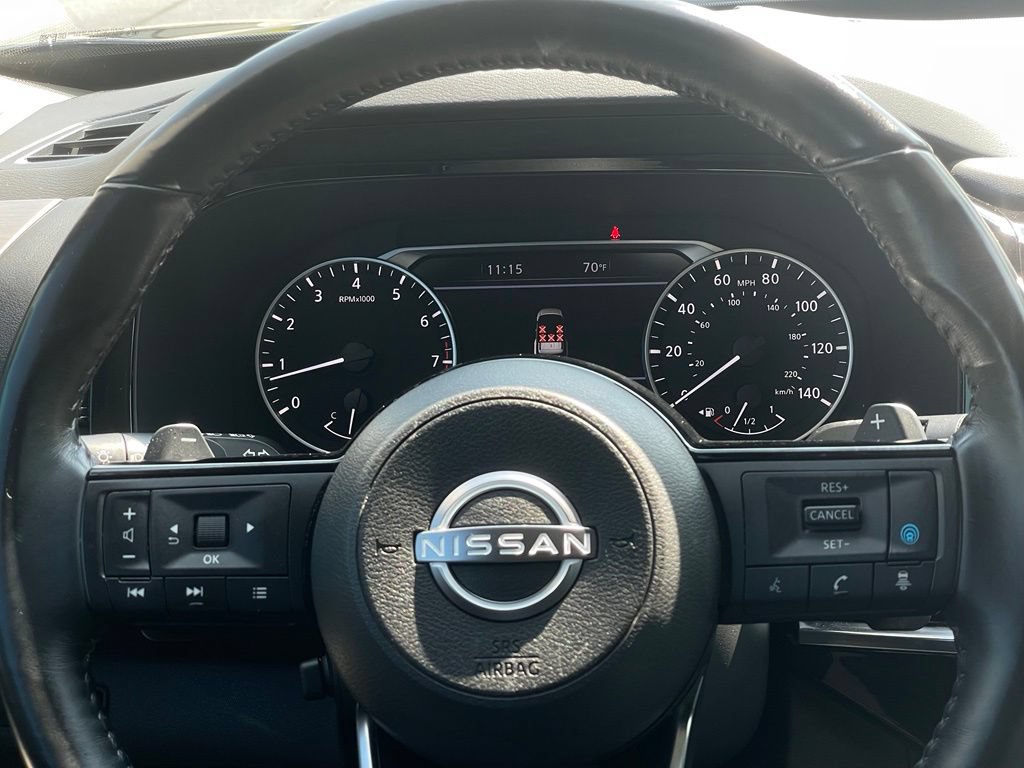 Used 2023 Nissan Pathfinder Platinum FWD image 12