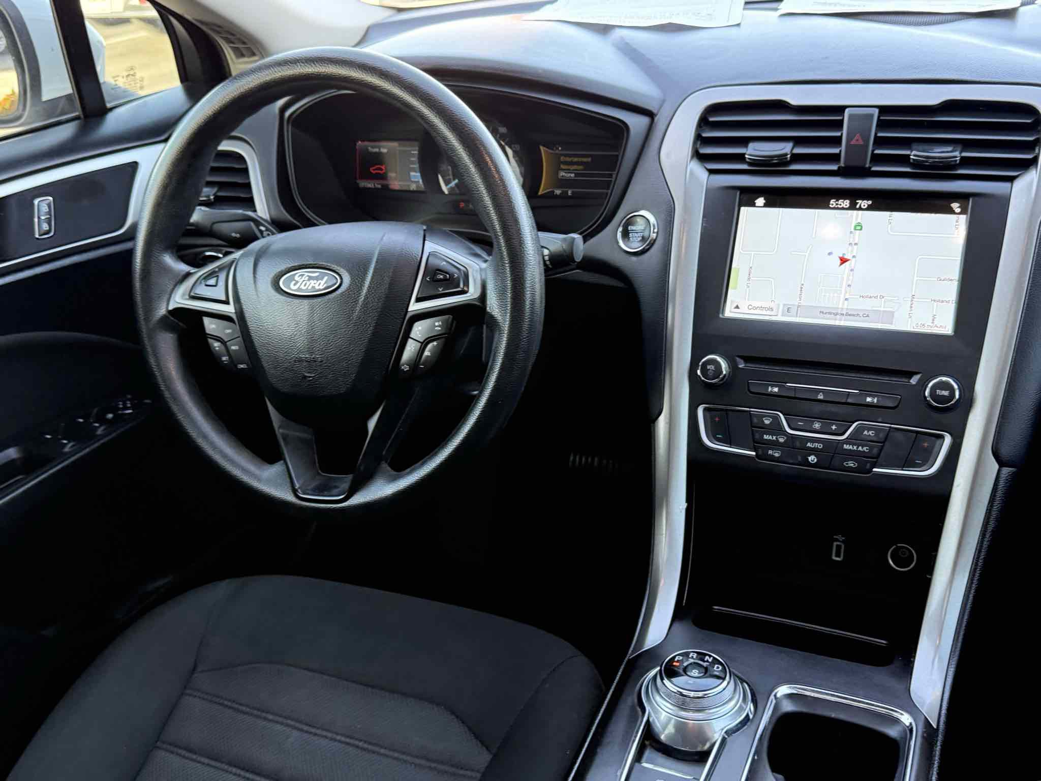 Used 2018 Ford Fusion SE w/ Fusion SE Technology Package FWD image 54