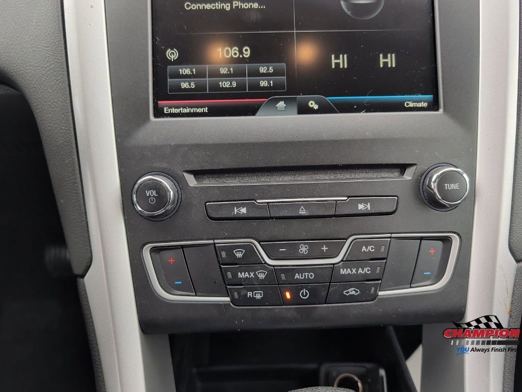 Used 2016 Ford Fusion SE FWD image 20