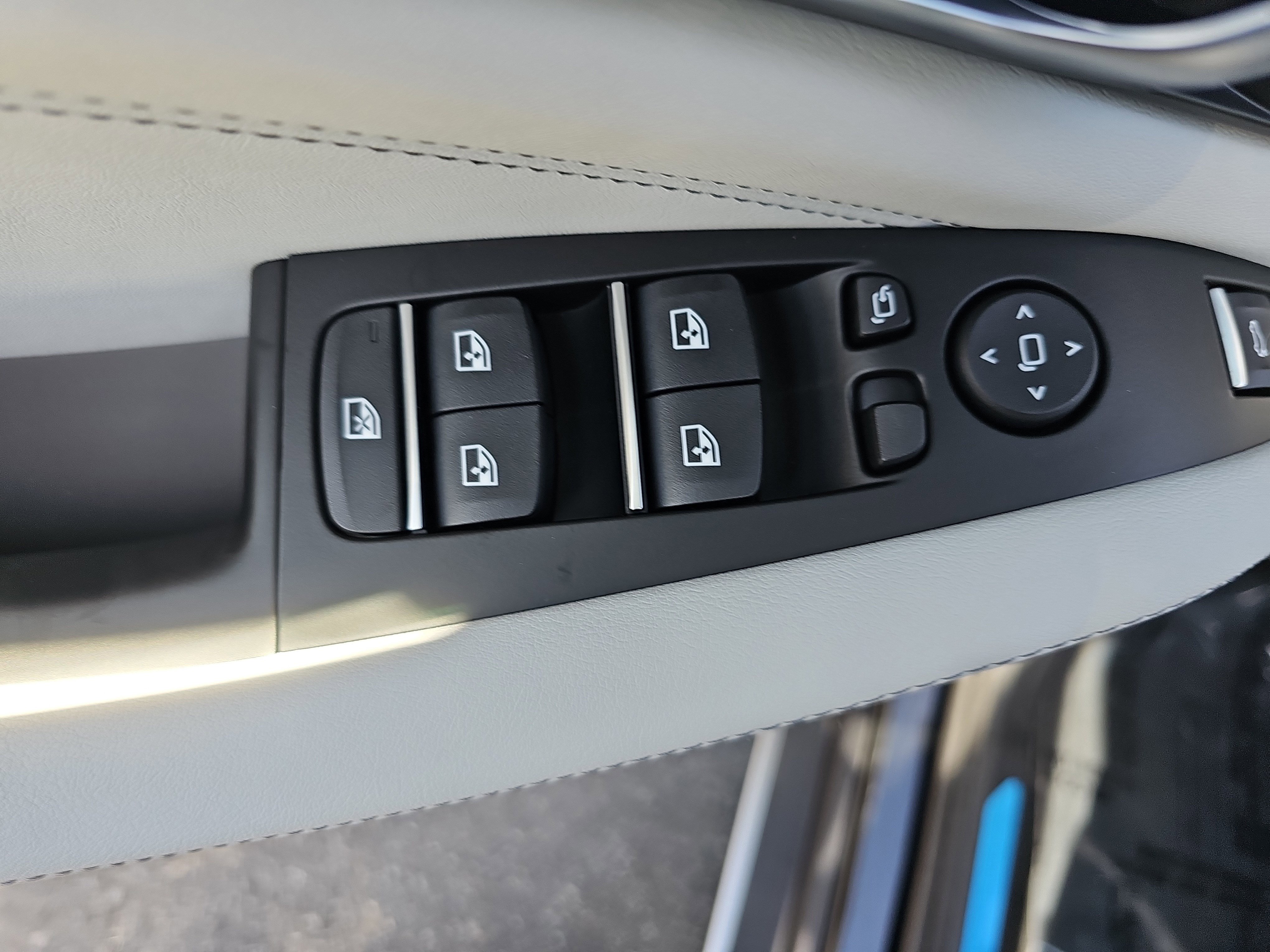 New 2026 BMW X5 xDrive40i w/ Climate Comfort Package image 30