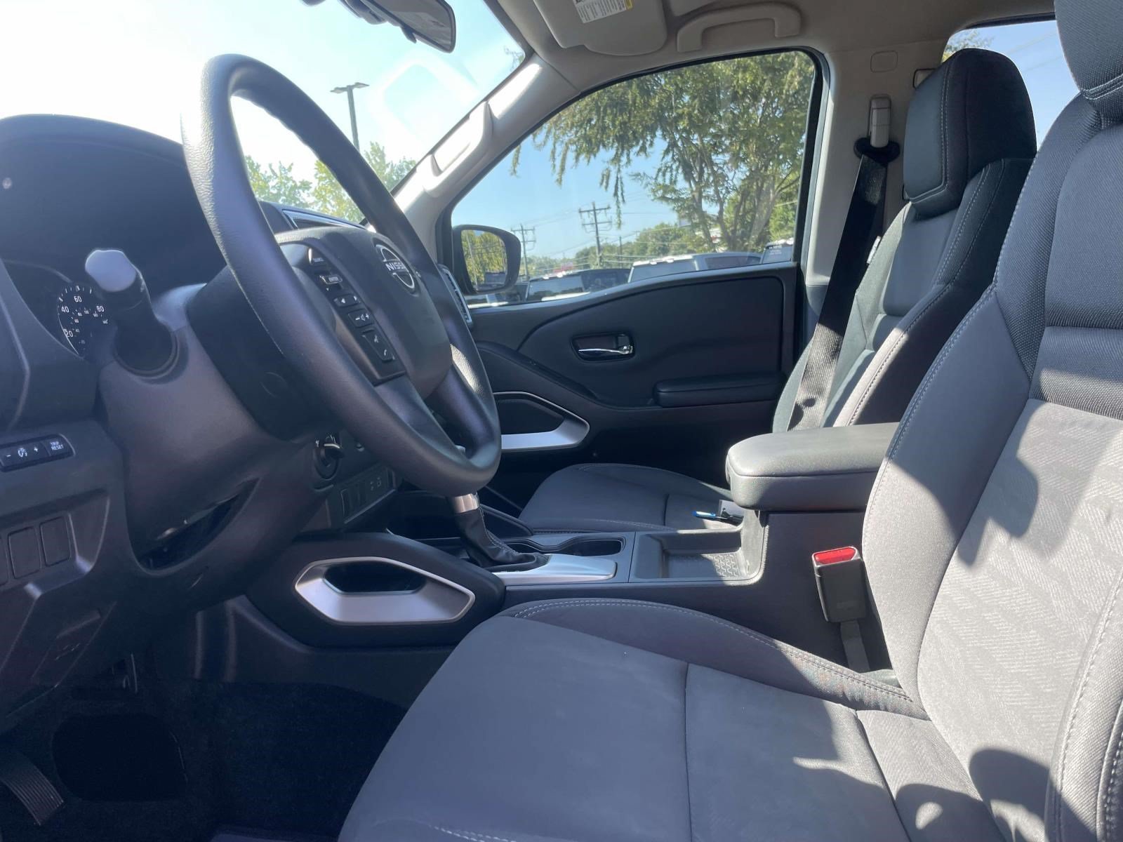 Used 2022 Nissan Frontier SV AWD/4WD image 14