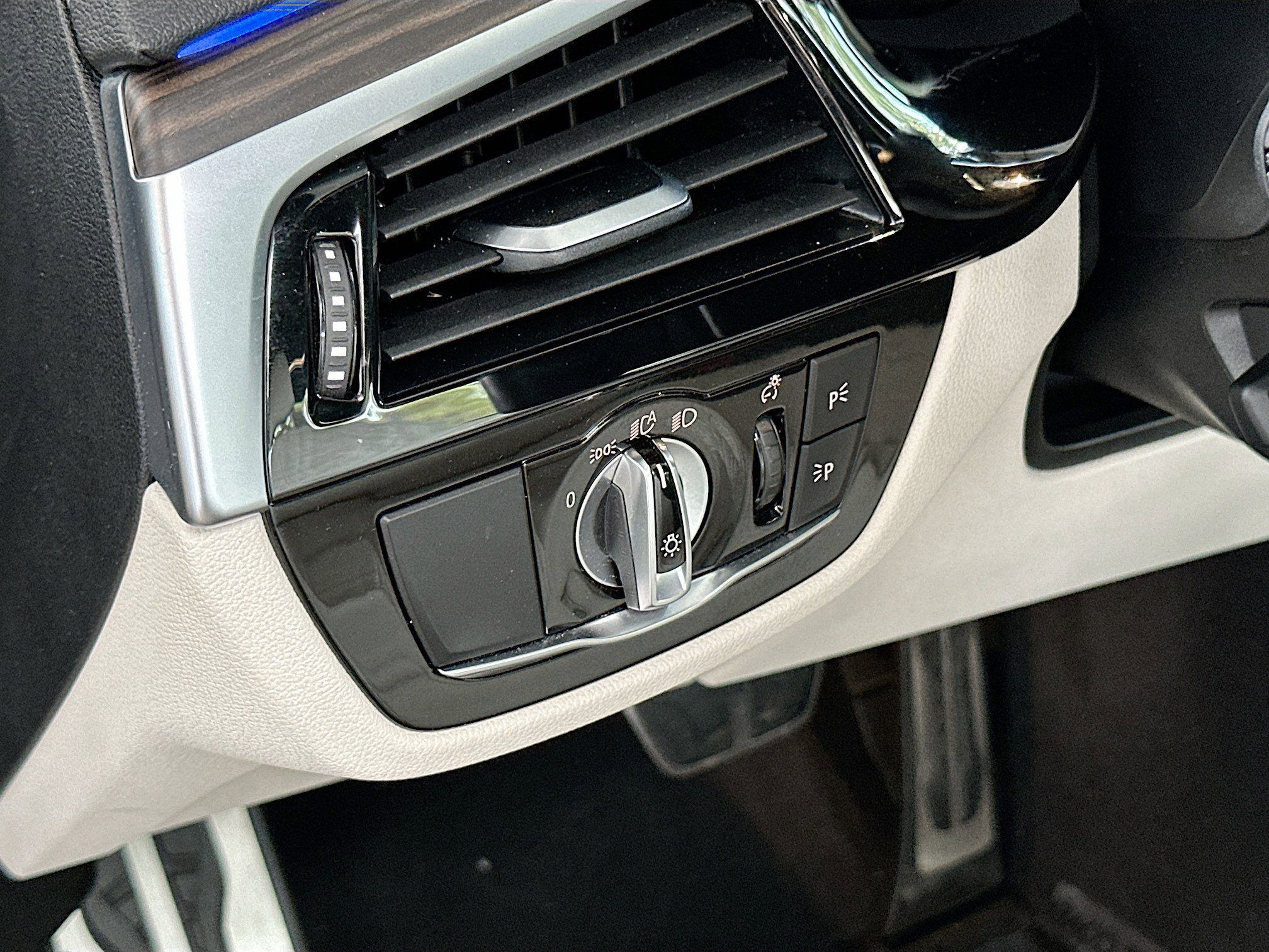 Certified 2023 BMW 540i w/ M Sport Package image 10