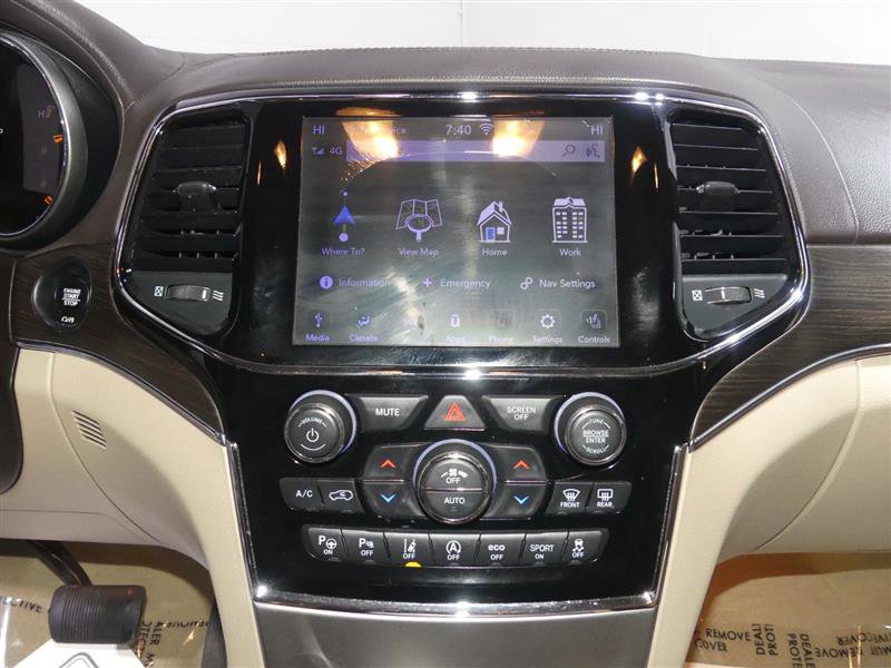 Used 2020 Jeep Grand Cherokee Overland image 36