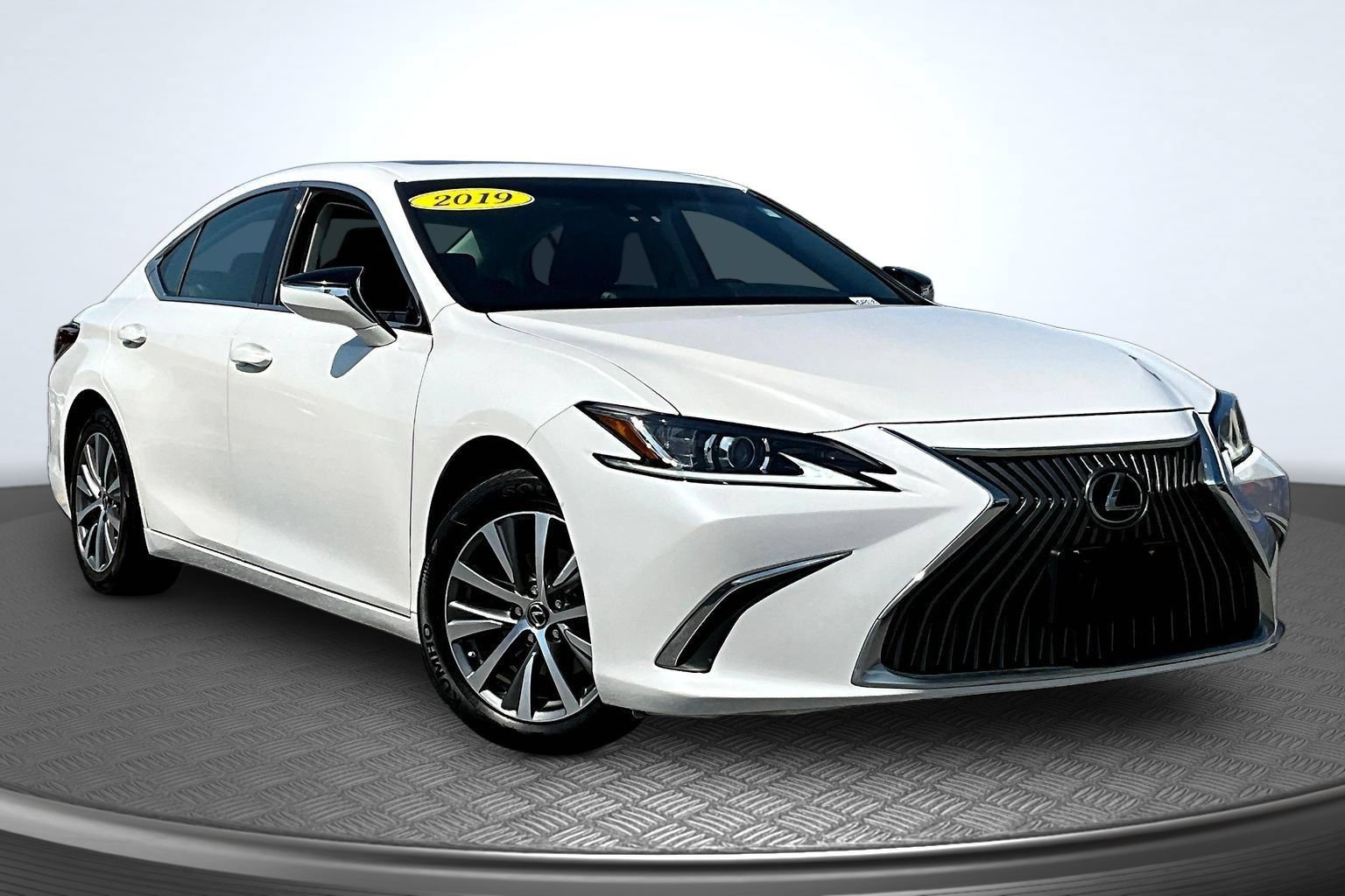 Used 2019 Lexus ES 350 w/ Accessory Package 2 FWD image 3