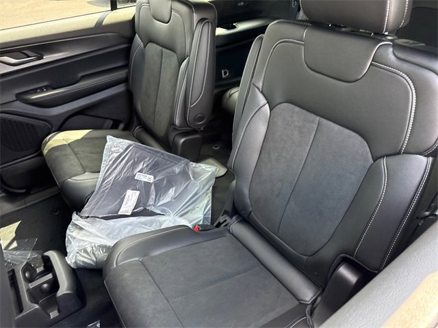 New 2025 Jeep Grand Cherokee L Altitude image 29