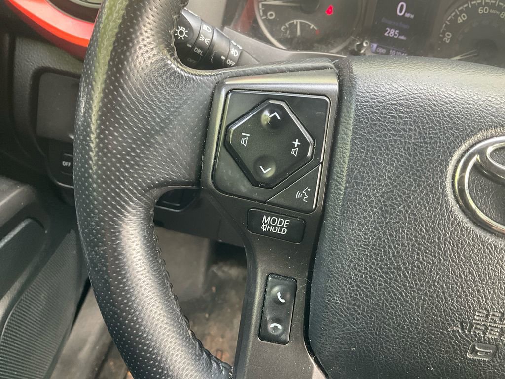 Used 2017 Toyota Tacoma TRD Sport image 19