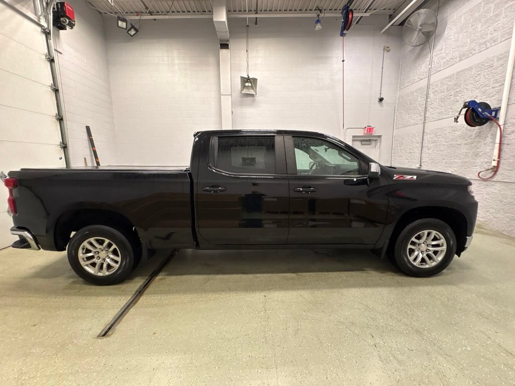Used 2021 Chevrolet Silverado 1500 LT AWD/4WD image 3