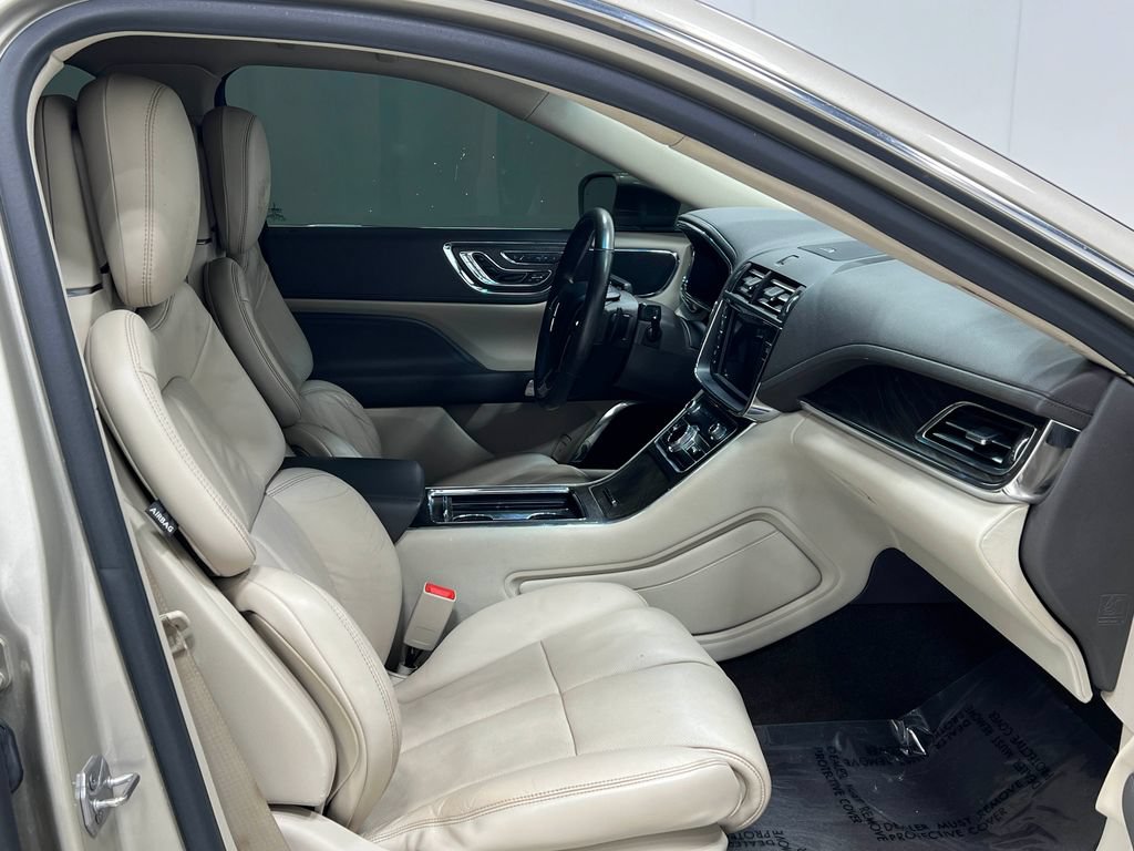 Used 2017 Lincoln Continental Select w/ Climate Package FWD image 34