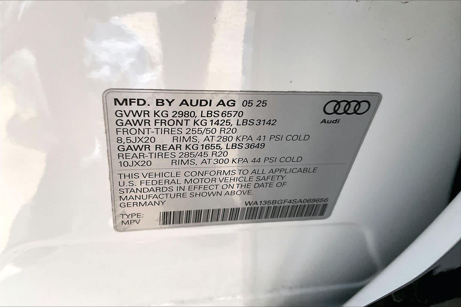 Used 2025 Audi SQ6 e-tron Prestige w/ Black Optic Package AWD/4WD image 33