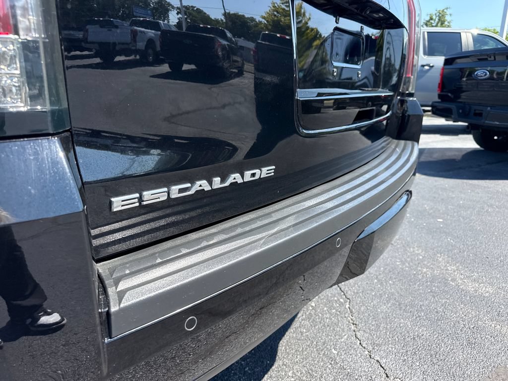 Used 2016 Cadillac Escalade ESV Platinum AWD/4WD image 11